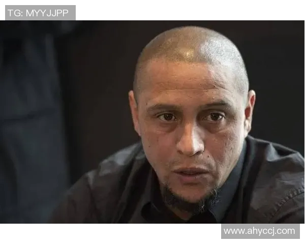 巴西足球明星老后卫的传奇人生与辉煌成就回顾