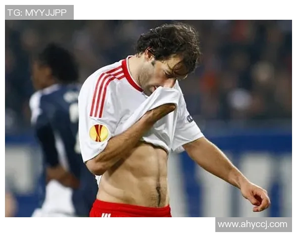 足球明星如何高效锻炼腹肌的训练视频分享与技巧解析